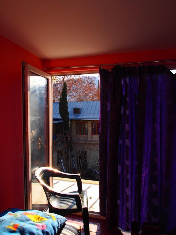 Green Stairs Guest House Tbilisi Rom bilde